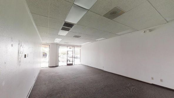 Move-In Ready Retail/Office Storefront @ Downtown Corner: 277 N 5th St, Coalinga, CA 93210